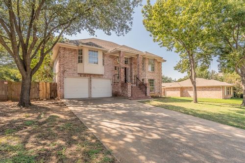 607 Reeves Ln, Kennedale, TX, 76060-2625 | Card Image