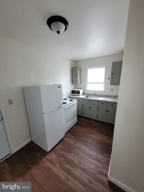 apt-4-703 S Washington St, BERKELEY SPRINGS, WV, 25411-1241 | Card Image