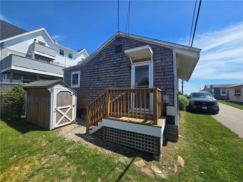 854 Matunuck Beach Rd, South Kingstown, RI, 02879-7071 | Card Image