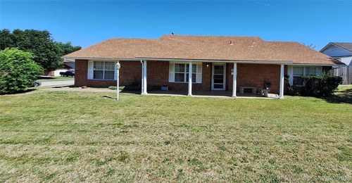 7707 E 57th St, Tulsa, OK, 74145-8620 | Card Image