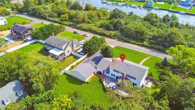 238 Paulanna Avenue, House other with 6 bedrooms, 2 bathrooms and null parking in Bayport NY | Image 1