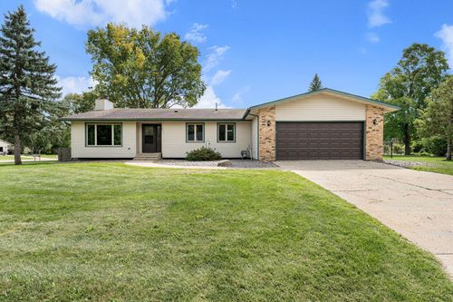 1395 Oakwood Ln, Owatonna, MN, 55060-2127 | Card Image