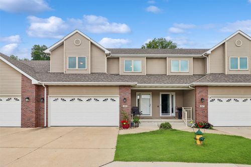 215 Sw 36th Ln, Ankeny, IA, 50023-8939 | Card Image