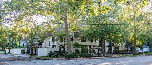 10494 Lake Shore Blvd, Bratenahl, OH, 44108-1063 | Card Image