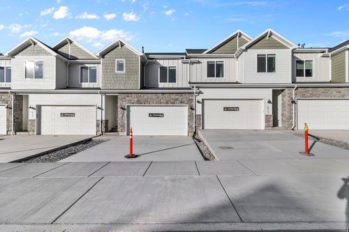 847 S 380 E, Smithfield, UT, 84335-5010 | Card Image