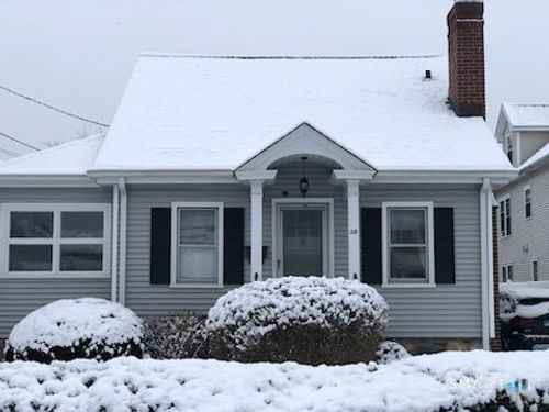 28 Hobbie St, Stamford, CT, 06902-5328 | Card Image