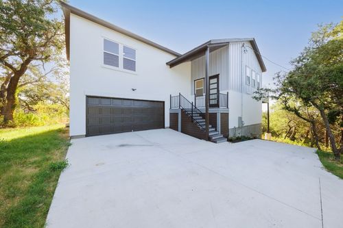 18716 W Lakeview Dr, Jonestown, TX, 78645-2427 | Card Image