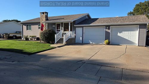 5th 5th St, Gibbon, NE, 68840-4074 | Card Image