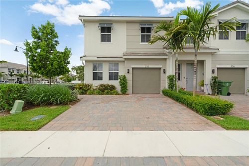 0-230 Sw 170th Ave, Pembroke Pines, FL, 33027-4591 | Card Image