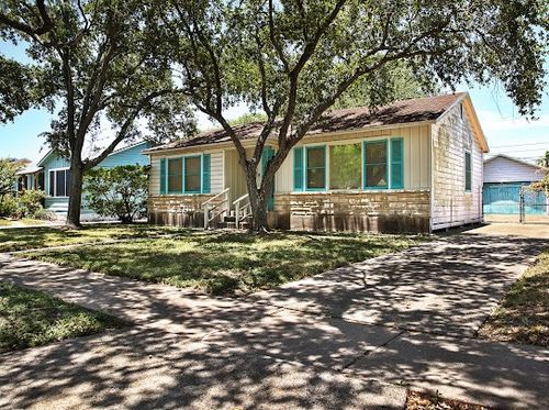 3937 Herndon St, Corpus Christi, TX, 78411-3122 | Card Image