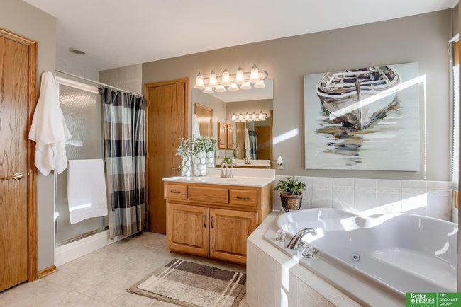 17616 Ventana Cir, House other with 4 bedrooms, 4 bathrooms and 2 parking in Omaha NE | Image 24