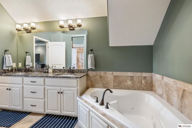 20029 Oak St, House other with 5 bedrooms, 4 bathrooms and 3 parking in Gretna NE | Image 37