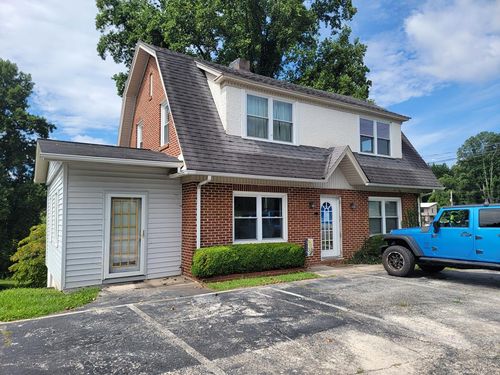 115 W Blue Ridge St, Stuart, VA, 24171-1577 | Card Image