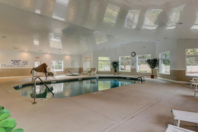View of swimming pool | Image 24