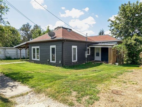 1809 Main St, Trenton, MO, 64683-1354 | Card Image