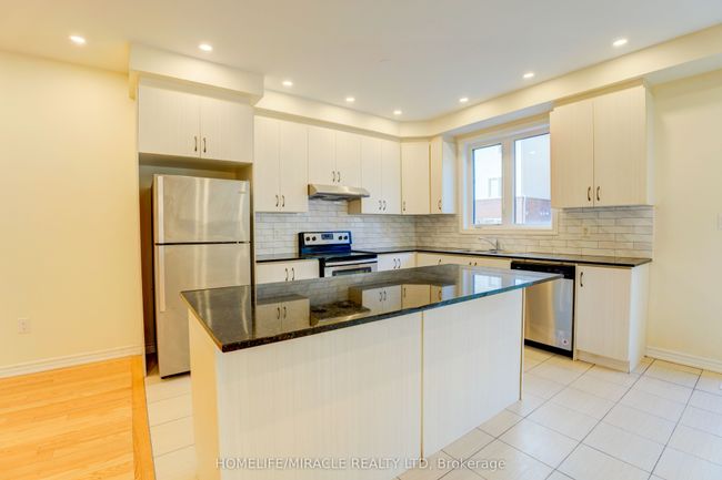 11 Sail Rd, House attached with 4 bedrooms, 3 bathrooms and 1 parking in Brampton ON | Image 12