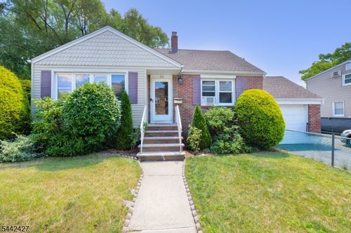 242 Prospect St, Nutley, NJ, 07110-2671 | Card Image