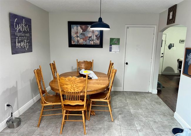 7208 Autumn Run Dr, House other with 3 bedrooms, 2 bathrooms and null parking in Forest Hill TX | Image 7