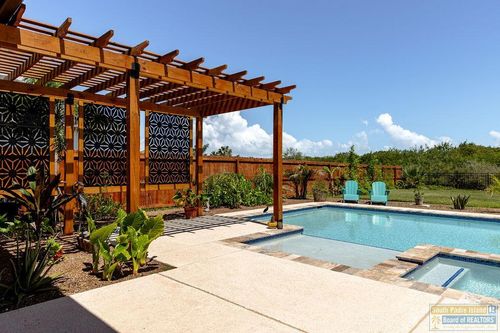 147 Torrey Pines Rd, Laguna Vista, TX, 78578-2982 | Card Image