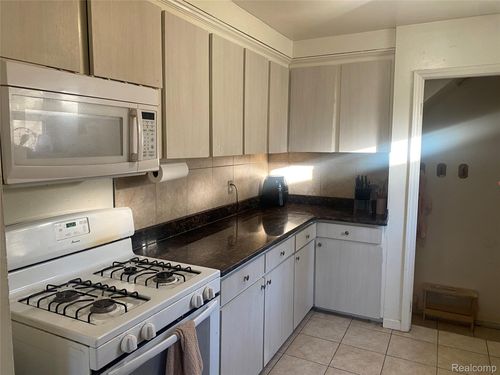 25325 Ivanhoe, Redford, MI, 48239-3412 | Card Image