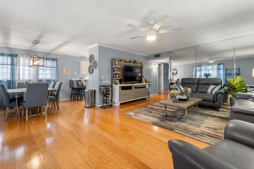 apt-107-27 Lake Vista Trl, Port St. Lucie, FL, 34952-6366 | Card Image