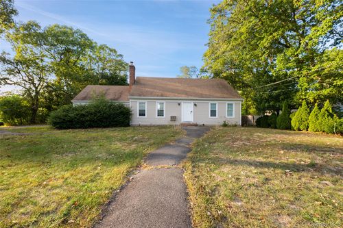 33 Echo Ave, Miller Place, NY, 11764-2108 | Card Image