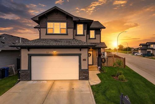 217 Augustus Way, Penhold, AB, T0M1R0 | Card Image