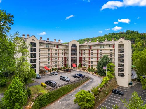 107-102 Baskins Creek Byp, Gatlinburg, TN, 37738-4824 | Card Image