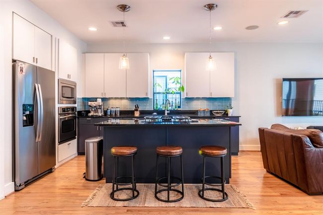 B - 4104 Spencer St, House other with 3 bedrooms, 4 bathrooms and 2 parking in Houston TX | Image 8