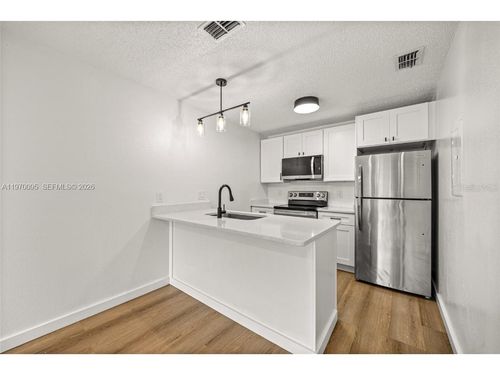 5305 Se 28th Ln, OCALA, FL, 34480-1525 | Card Image