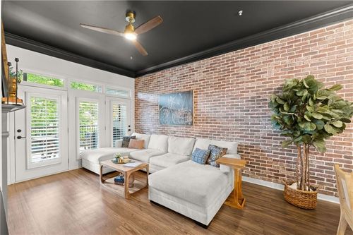 812 Creek View Ln, Roswell, GA, 30075-4997 | Card Image