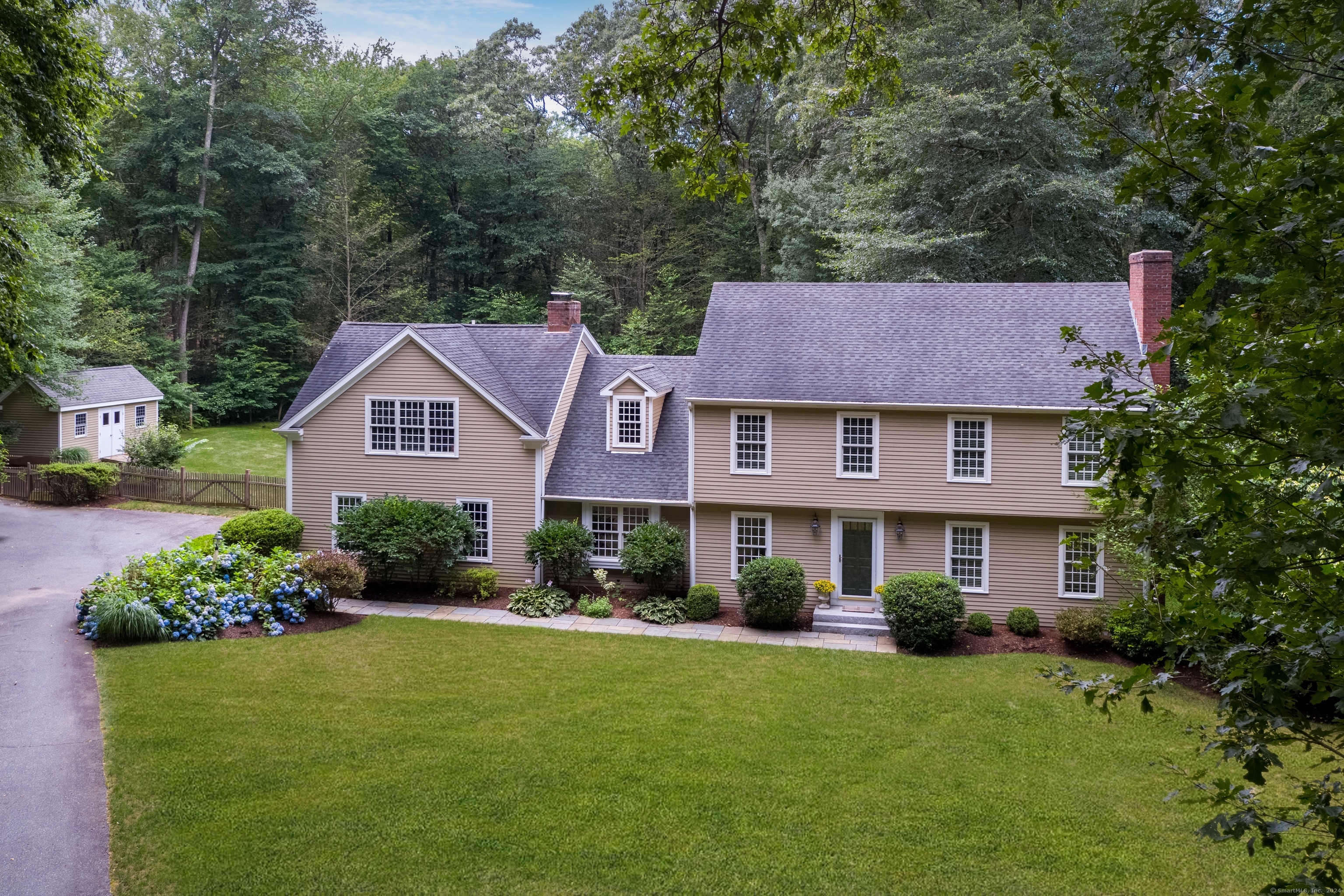 Squire Ln, Essex, CT 06426