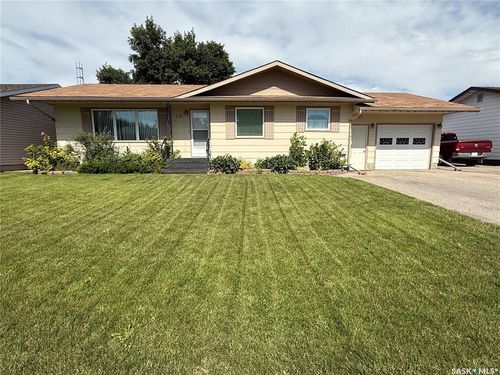 10 Jubilee Dr, Humboldt, SK, S0K2A0 | Card Image
