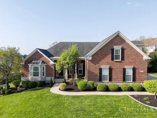 7695 Fox Chase Dr, West Chester, OH, 45069-8690 | Card Image