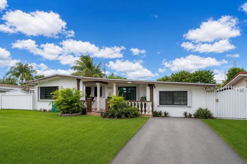 18670 Belview Dr, Cutler Bay, FL, 33157-6920 | Card Image