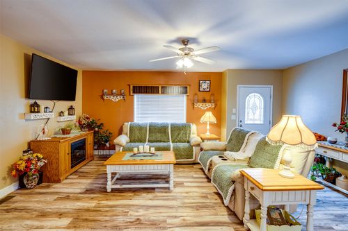 1154 3rd Street West N, Columbia Falls, MT, 59912-4628 | Card Image