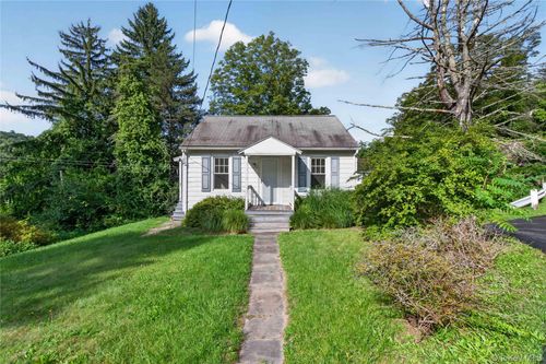 15 Hallihans Hill Rd, Kingston, NY, 12401-7136 | Card Image