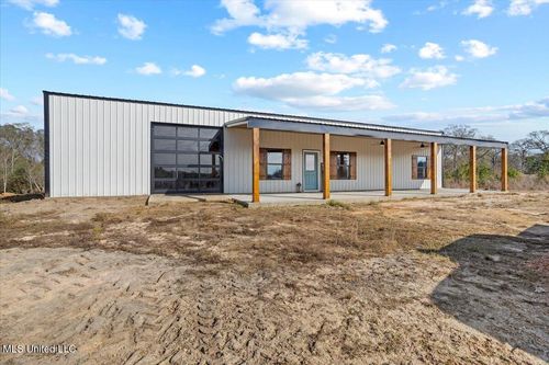 52 Jack Davis Rd, Wiggins, MS, 39577-8323 | Card Image