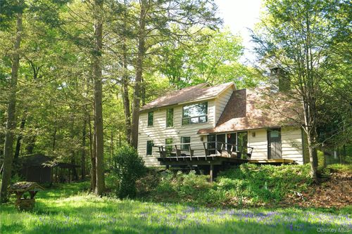 241 Silver Hollow Rd, Willow, NY, 12495-5203 | Card Image