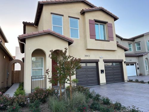 31913 Saint Joseph Ln, Stanton, CA, 90680-5088 | Card Image