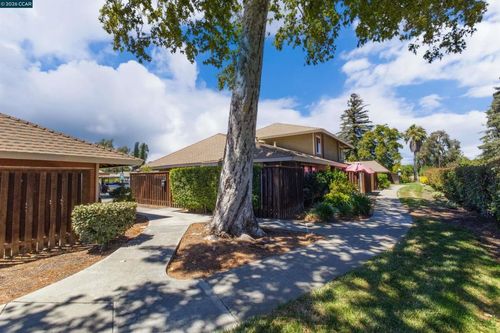 d-2097 Olivera Rd, Concord, CA, 94520-5473 | Card Image