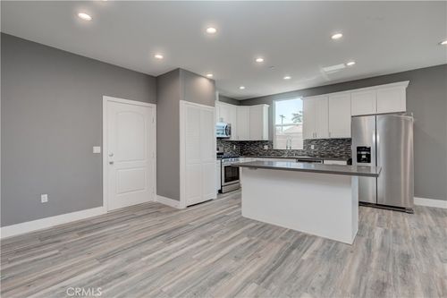 3626 Cimarron St, Los Angeles, CA, 90019 | Card Image