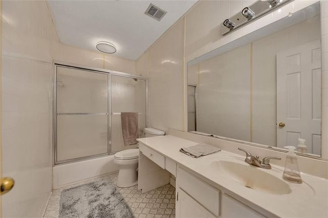 702 Hanover Ln Se, Condo with 2 bedrooms, 2 bathrooms and 2 parking in Marietta GA | Image 12