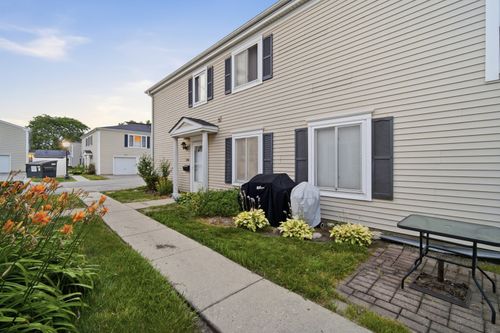 229d-1306 Cove Dr, Prospect Heights, IL, 60070-1907 | Card Image