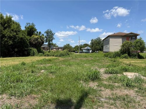 3226 Louisa St, New Orleans, LA, 70126-5906 | Card Image