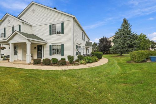b-689 Fieldcrest Dr, South Elgin, IL, 60177-3412 | Card Image