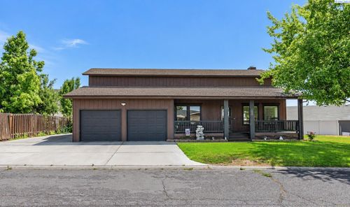 1806 Smith Ln, Grandview, WA, 98930-1137 | Card Image