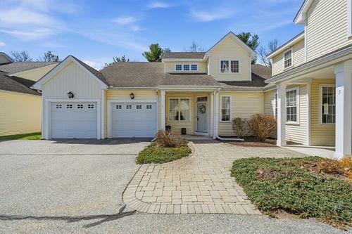 4-4 Emerald Ct, Tewksbury, MA, 01876-5202 | Card Image