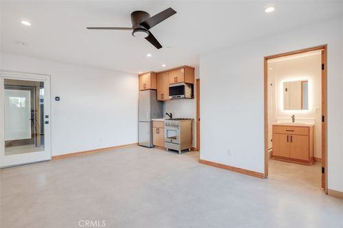 3928 Ocean Dr, Oxnard, CA, 93035-3936 | Card Image