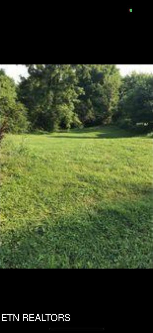 516 Henderson St, Harriman, TN, 37748-2211 | Card Image